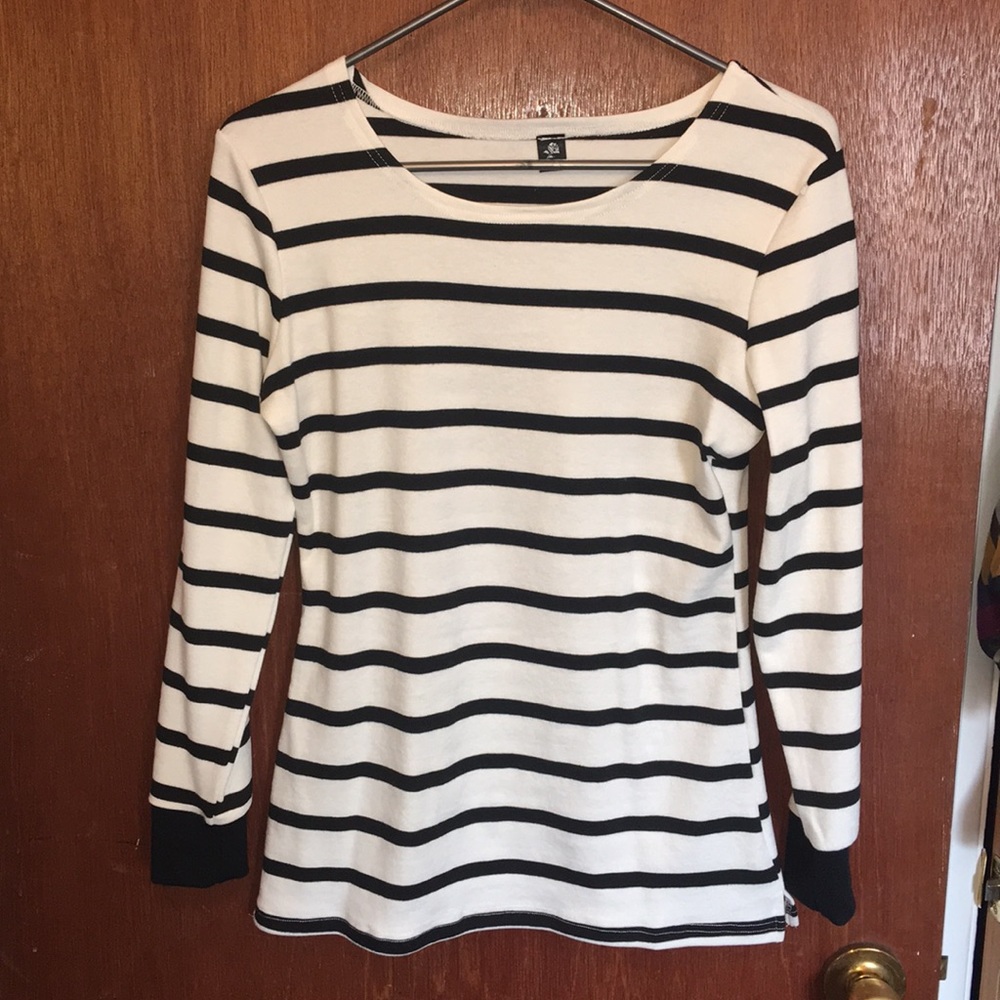 Black and white top